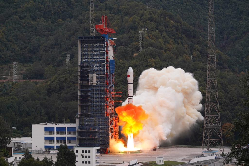 欧陆平台：长二丁火箭携手远征三号上面级发射成功